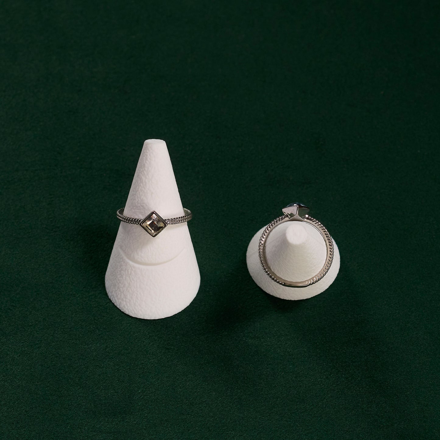 Si - R 0002